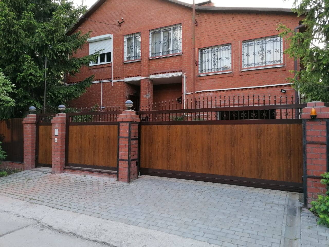 Уличные ворота DoorHan в Навашино с установкой